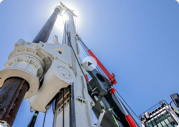 坐落于中國(guó)第一個(gè)石油基地――玉門(mén)，是生產(chǎn)各類真空油脂和特種潤(rùn)滑脂的專業(yè)公司，集研究、開(kāi)發(fā)、生產(chǎn)于一體的生產(chǎn)經(jīng)營(yíng)企業(yè)。<br/><br/>
具有幾十年專業(yè)生產(chǎn)真空油脂和特種潤(rùn)滑脂的生產(chǎn)經(jīng)驗(yàn)，具有先進(jìn)的硬件設(shè)施－分子蒸餾裝置，可以使石油餾分低溫下切割到極窄流程，保證真空油脂產(chǎn)品性能，也具有國(guó)內(nèi)先進(jìn)的真空脂類產(chǎn)品的生產(chǎn)系統(tǒng)。